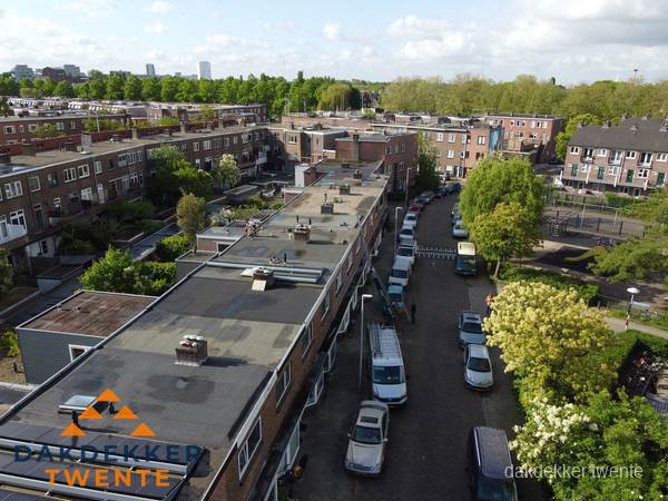 Luchtfoto dakinspectie woonwijk in Twente